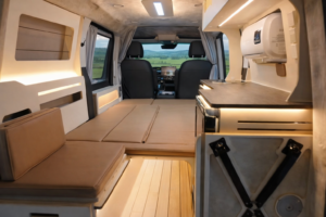 소풍 스타리아 캠핑카 B2